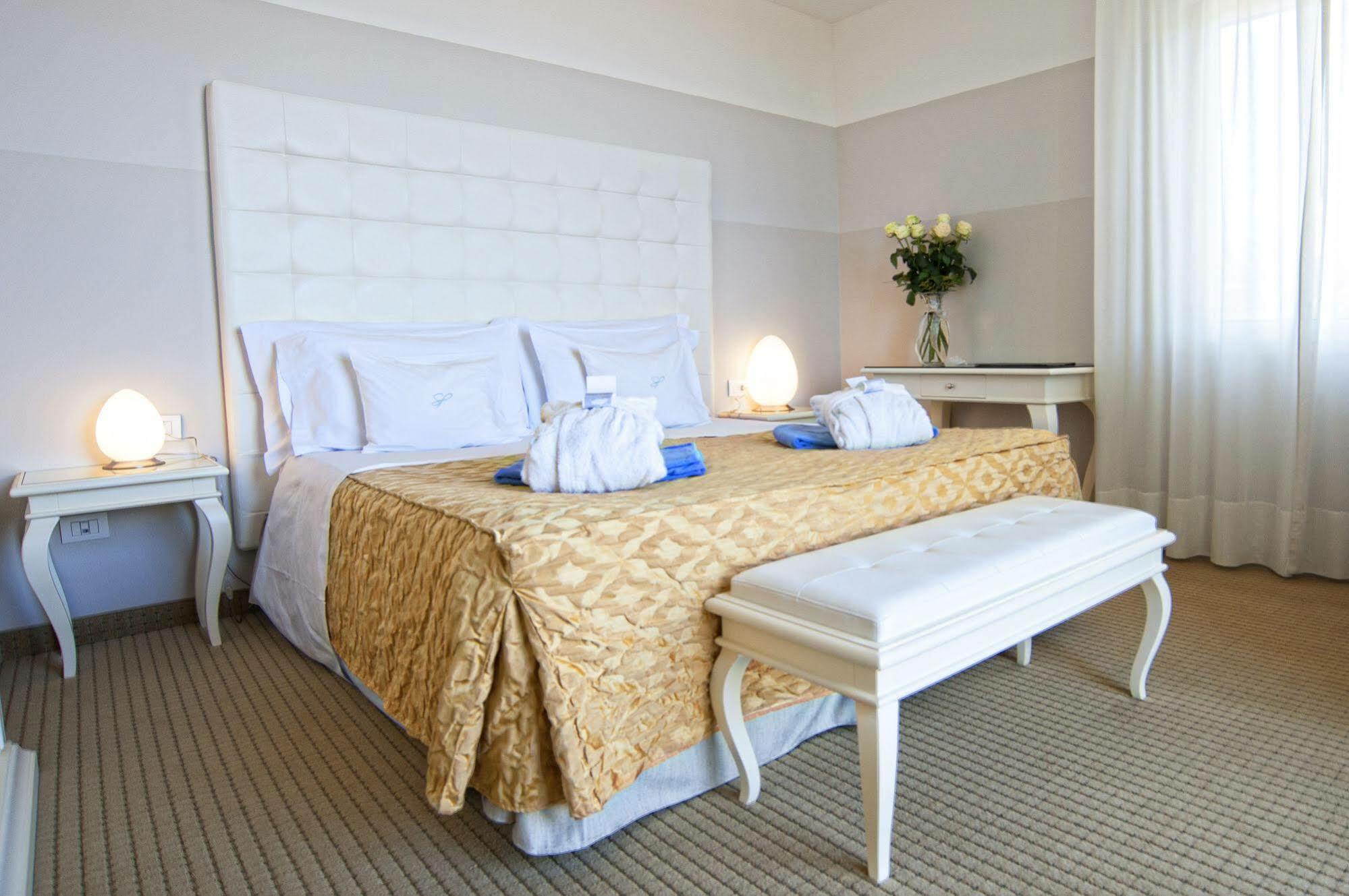 Palace Hotel San Pietro Bardolino Eksteriør billede